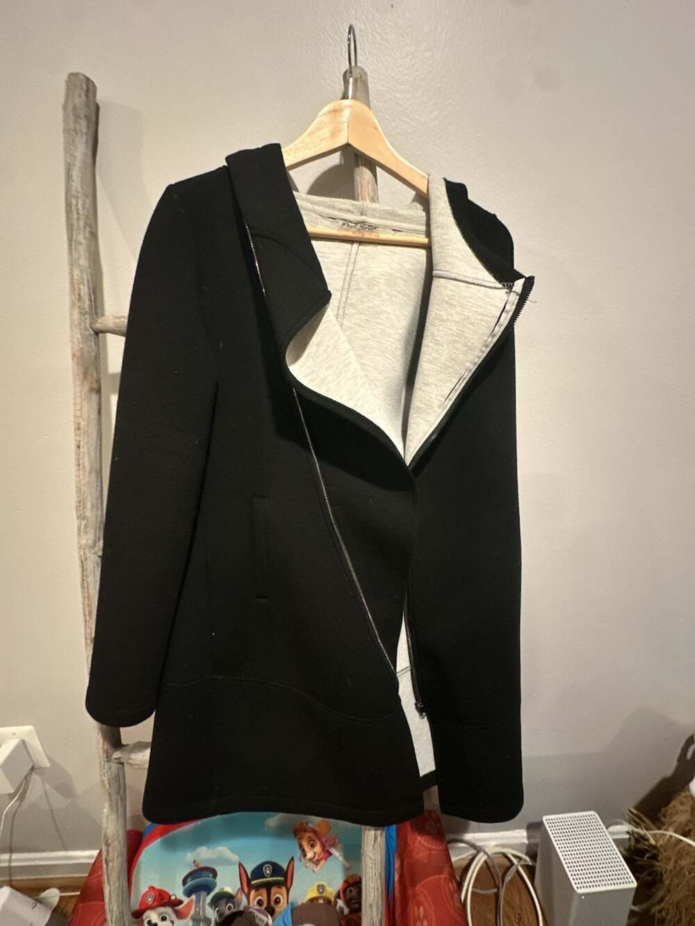 Betsey Johnson Performance Jacket Size M Black Gray Scuba